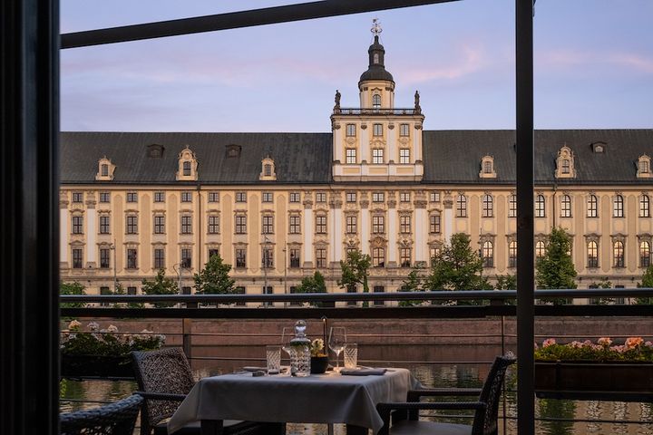 View of the Oder and Wrocław from the Przystań & Marina terrace, photo 02