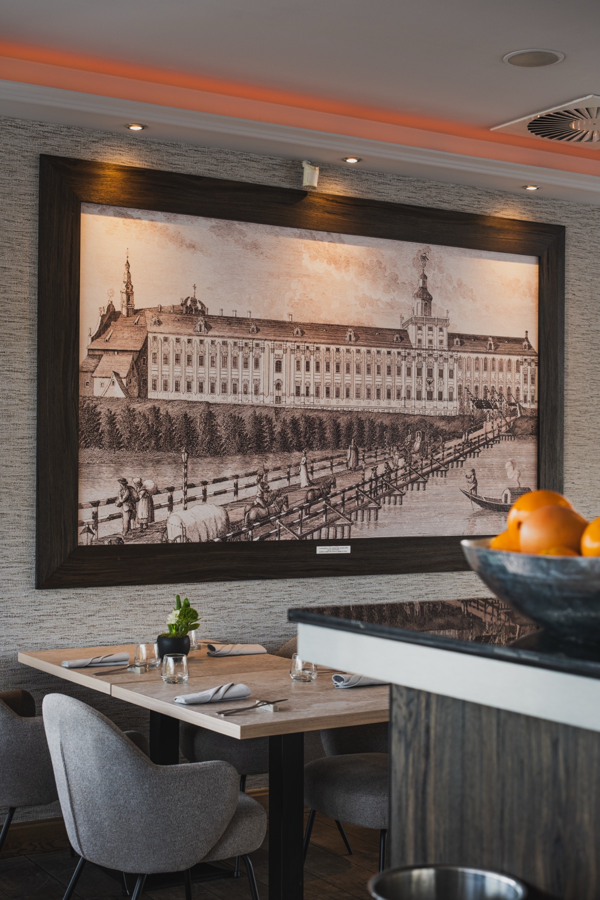 Wnętrze restauracji Przystań i Marina nad Odrą we Wrocławiu, zdjęcie 01